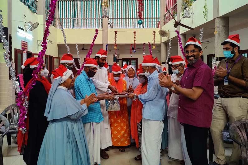 https://photos.chavaramatrimony.co.in/csr-activities/Santhwana211.jpg